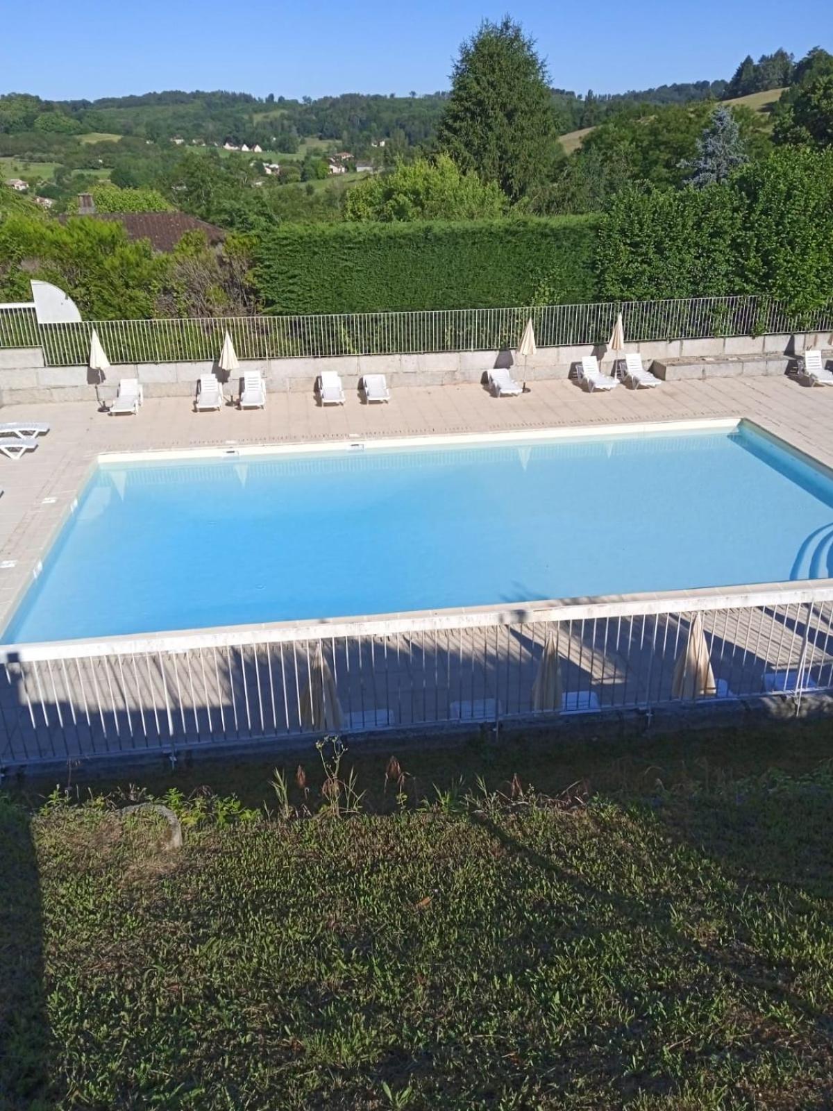 Le N5 Des Hauts De Sarlat Apt Duplex Clim, Piscine, Parking Exterior foto